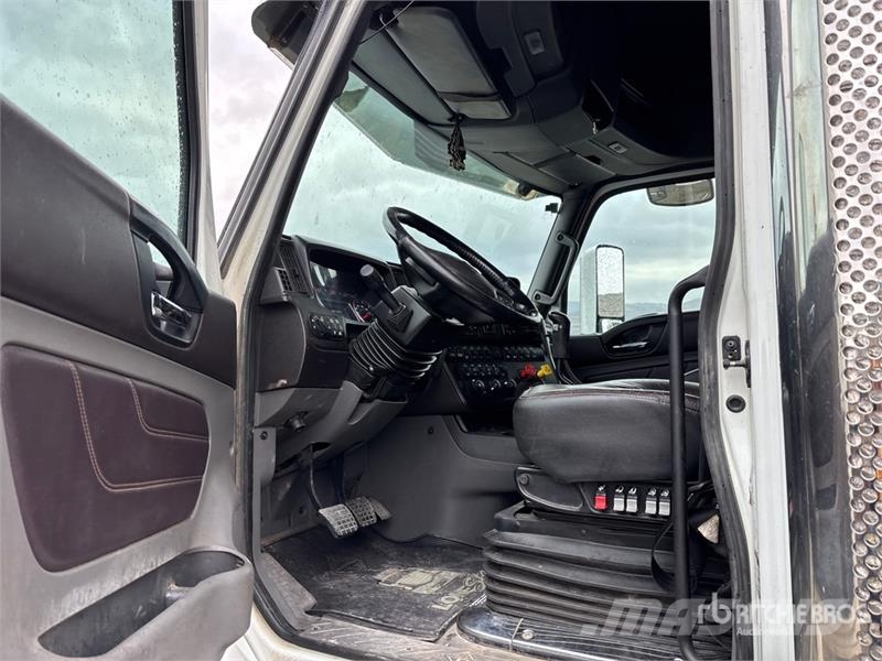International Lone Star 6x4 T/A Sleeper Truck Tractor Trekkers