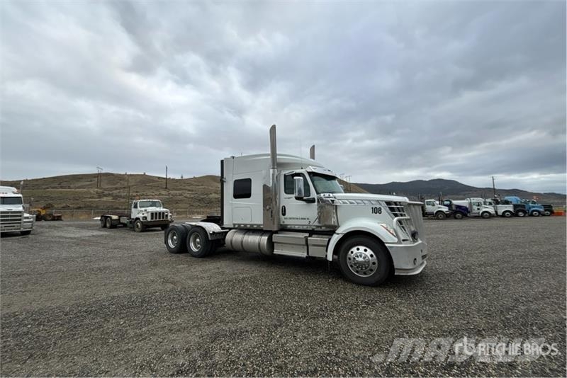 International Lone Star 6x4 T/A Sleeper Truck Tractor Trekkers