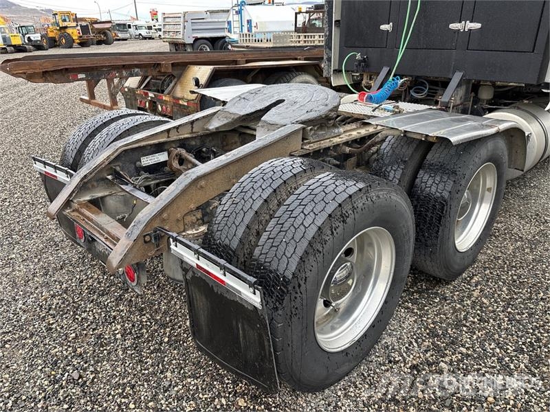 International Lone Star 6x4 T/A Sleeper Truck Tractor Trekkers