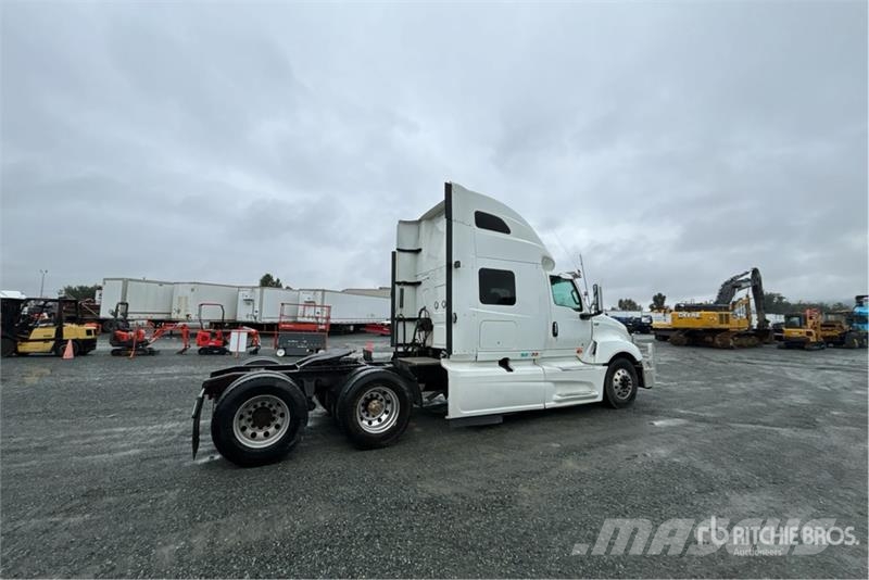 International LT625 中古トラクターヘッド | トレーラーヘッド