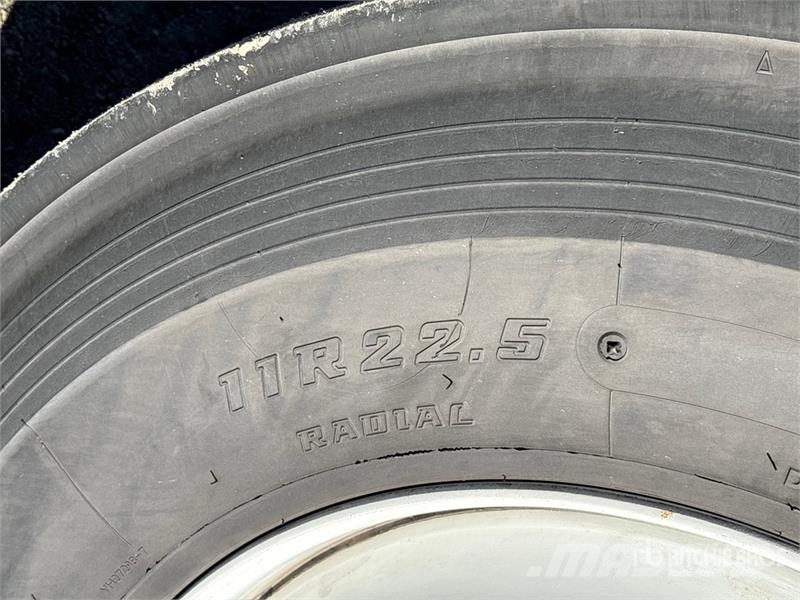 International MV607 4x2 Van Truck Fast kasse