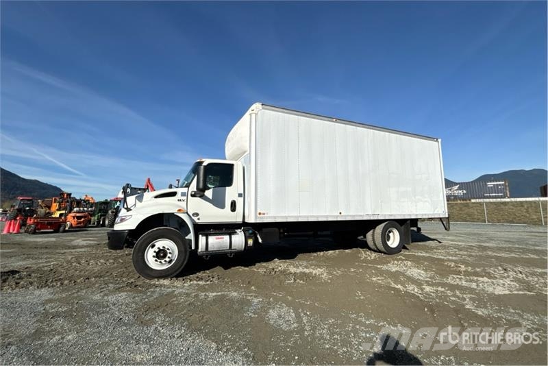 International MV607 4x2 Van Truck Fast kasse