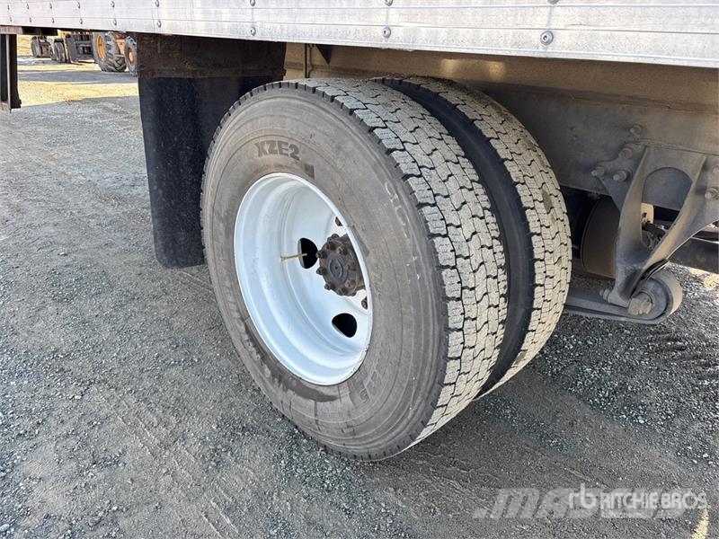 International MV607 4x2 Van Truck Fast kasse