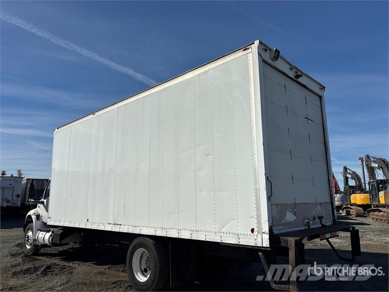 International MV607 4x2 Van Truck Fast kasse