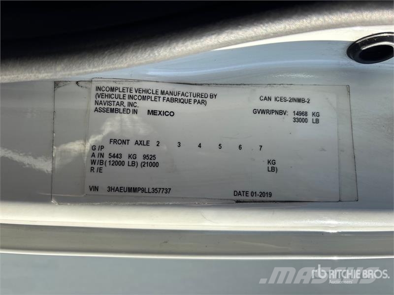 International MV607 4x2 Van Truck Fast kasse