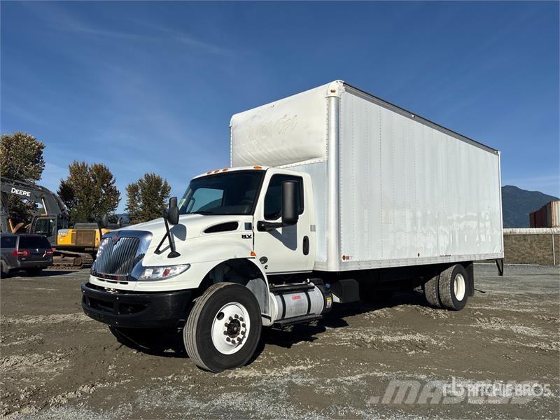International MV607 4x2 Van Truck Fast kasse