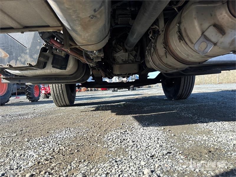International MV607 4x2 Van Truck Fast kasse