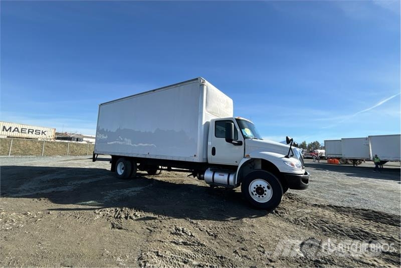 International MV607 4x2 Van Truck Fast kasse