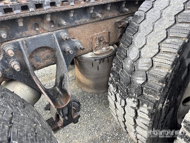 International Prostar+ 122 6x4 T/A Sleeper Truck Tractor Naudoti vilkikai