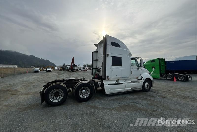 International Prostar+ 122 6x4 T/A Sleeper Truck Tractor Naudoti vilkikai