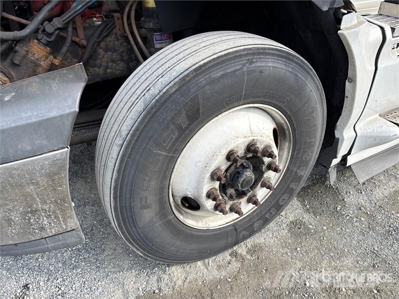 International Prostar+ 122 6x4 T/A Sleeper Truck Tractor Naudoti vilkikai