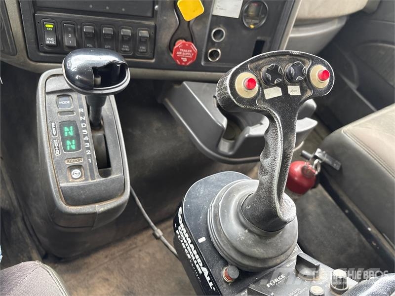International WorkStar 7600 Komunalna vozila