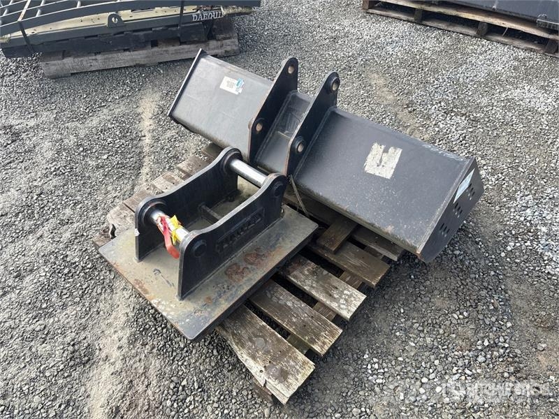 JCB 46 in Cleanup Excavator Bucket Kašike / Korpe