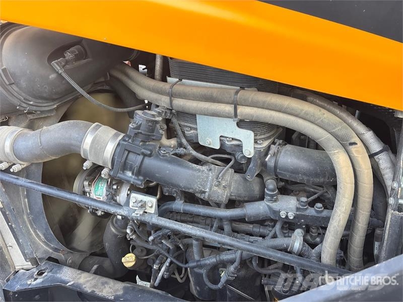 JCB Fastrac 8330 4WD Tractor Трактори