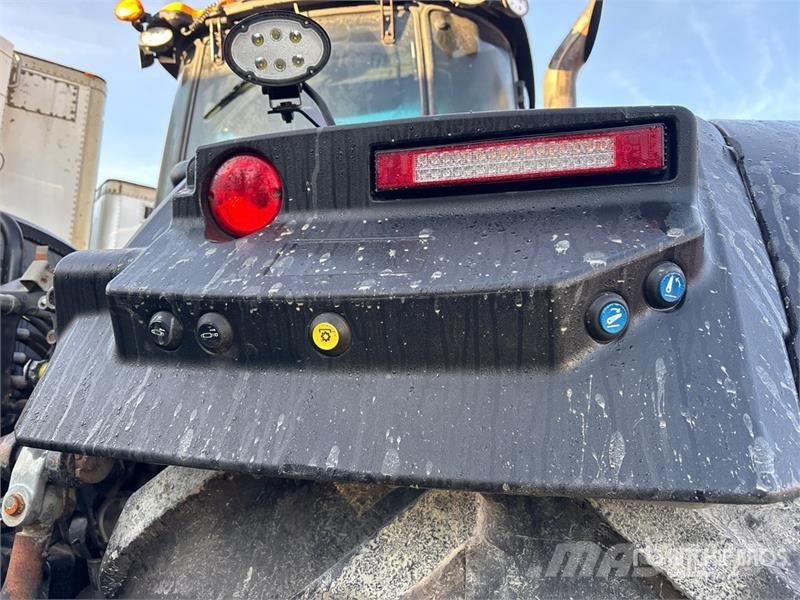 JCB Fastrac 8330 4WD Tractor Трактори