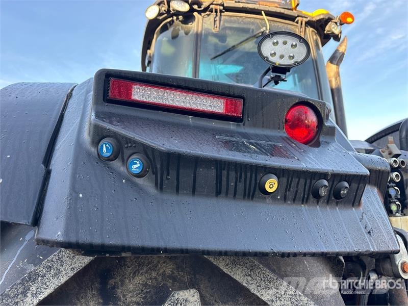 JCB Fastrac 8330 4WD Tractor Трактори