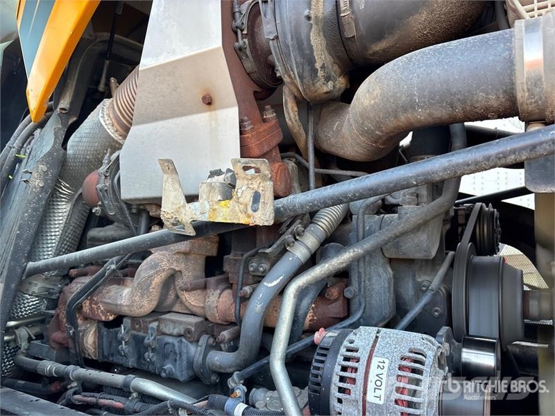 JCB Fastrac 8330 4WD Tractor Трактори