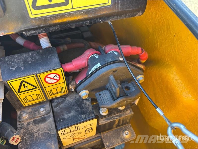 JCB HTD-5E Stand-On Mini Electric Crawler Dumper (Unus Minidumper