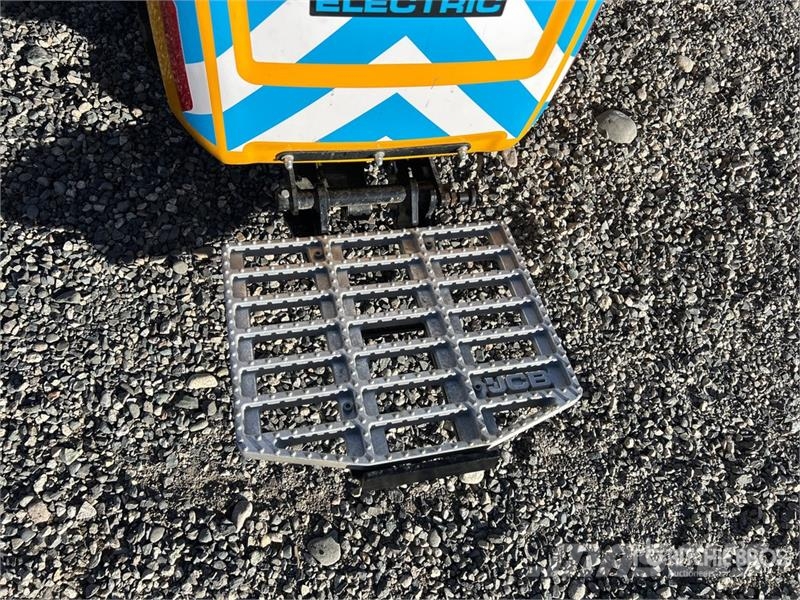 JCB HTD-5E Walk-Behind Mini Electric Dumper Mezei dömperek