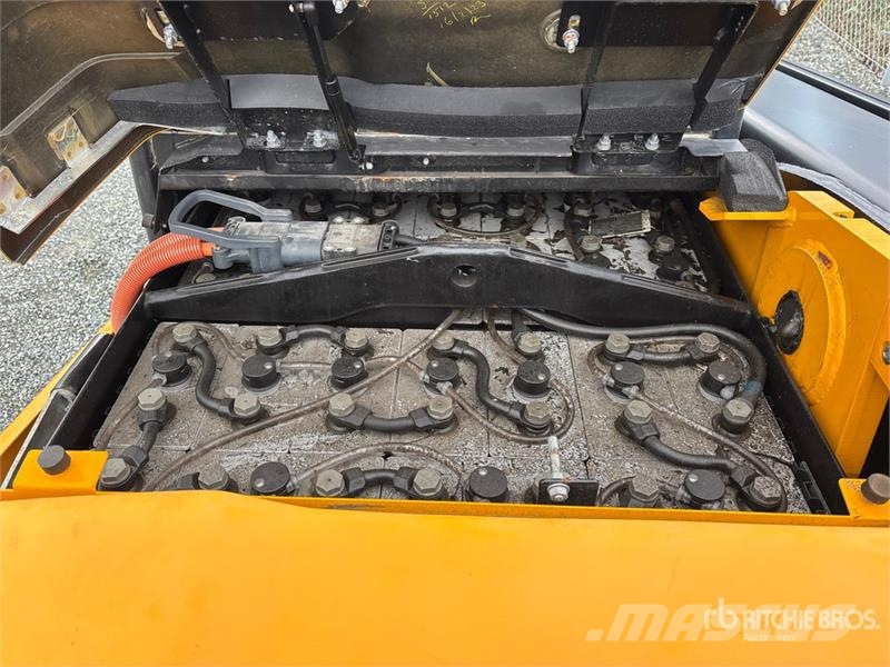 JCB TLT 66-40E 5575 lb Electric Forklift (Unused) Электропогрузчики