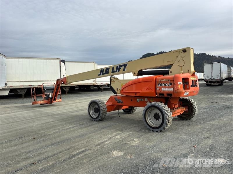 JLG E600JP 4WD Electric Articulating Boom Lift Articulated boom lifts
