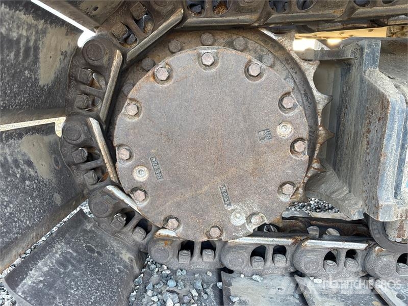 John Deere 245 P-Tier Paletli ekskavatörler