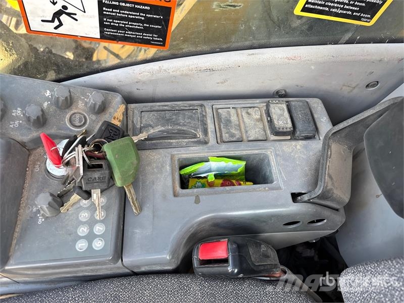 John Deere 245 P-Tier Paletli ekskavatörler