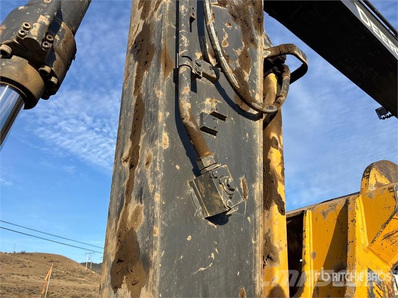 John Deere 245 P-Tier Paletli ekskavatörler