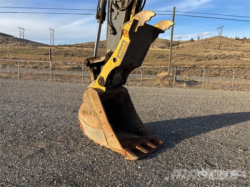John Deere 245 P-Tier Paletli ekskavatörler