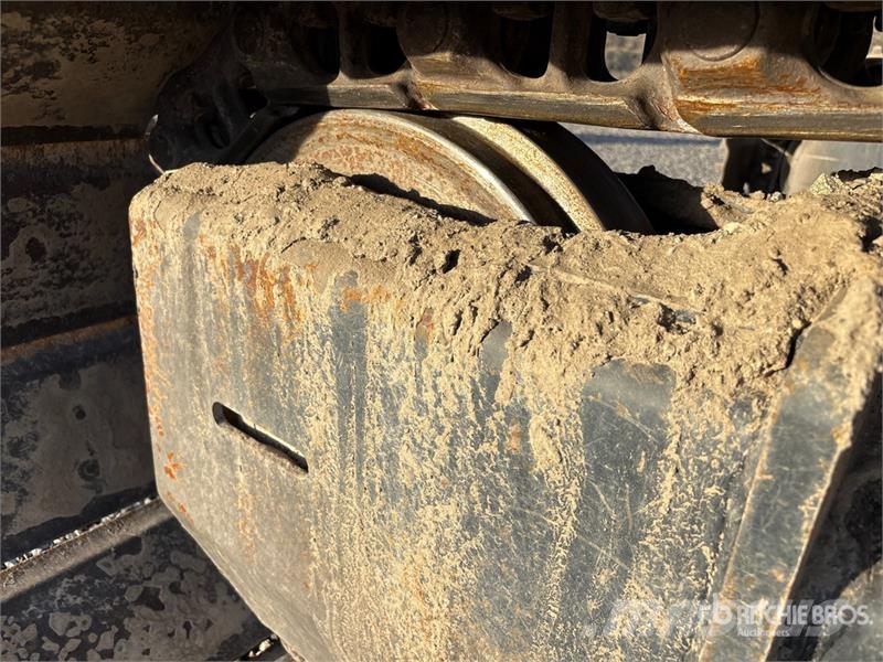 John Deere 245 P-Tier Paletli ekskavatörler