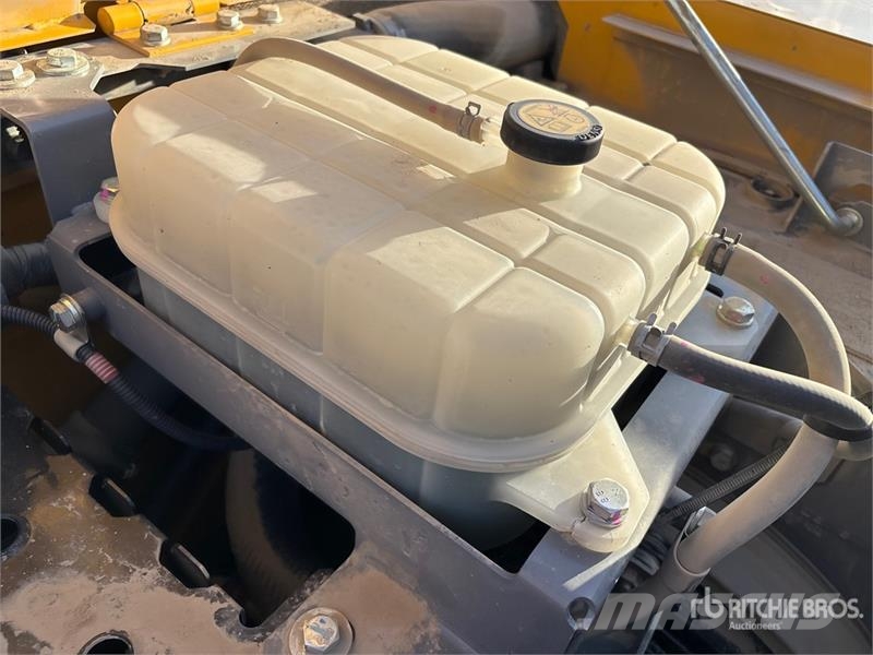 John Deere 245 P-Tier Paletli ekskavatörler