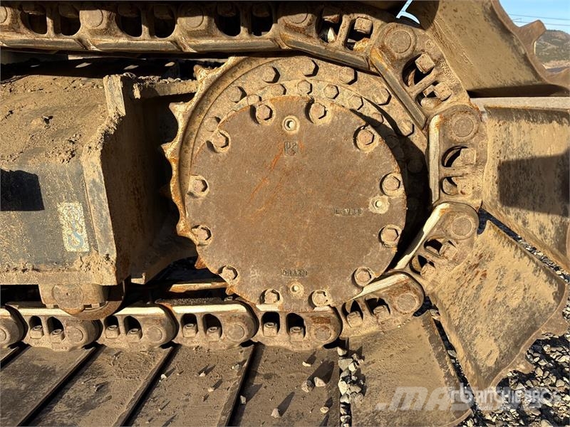 John Deere 245 P-Tier Paletli ekskavatörler
