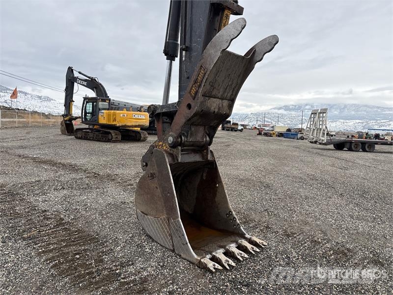 John Deere 250G LC Gravemaskiner på larvebånd