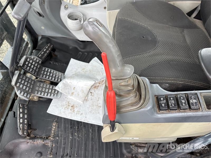 John Deere 250G LC Gravemaskiner på larvebånd
