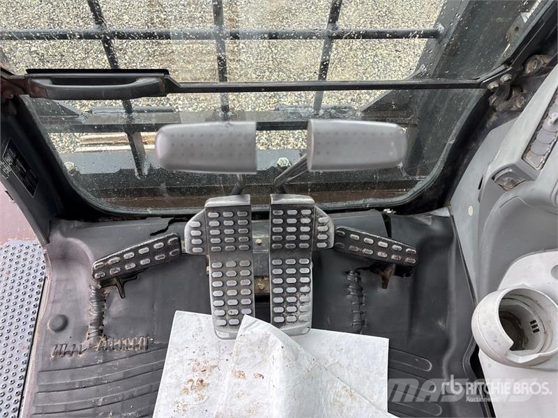 John Deere 250G LC Gravemaskiner på larvebånd