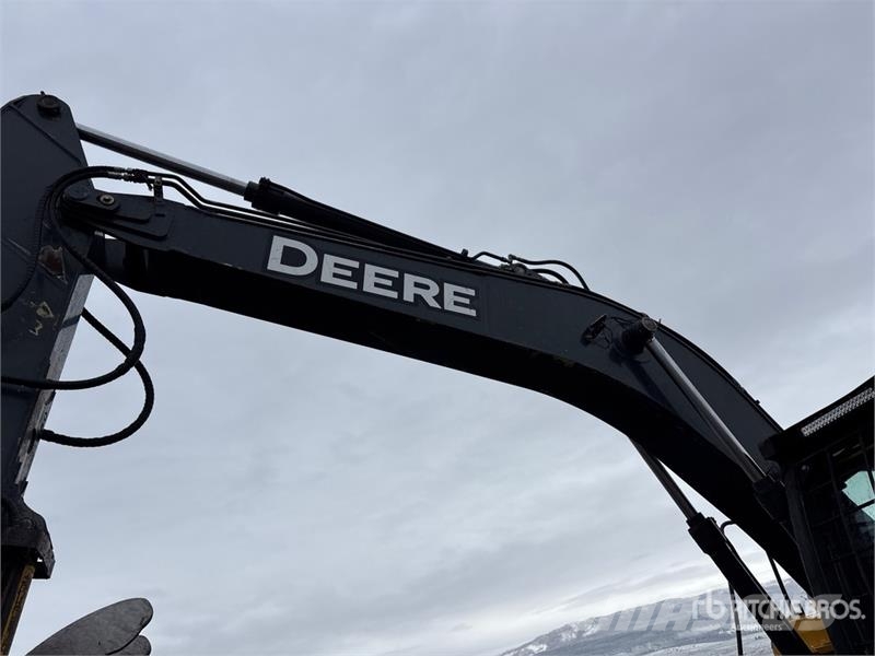 John Deere 250G LC Gravemaskiner på larvebånd