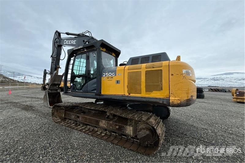 John Deere 250G LC Gravemaskiner på larvebånd