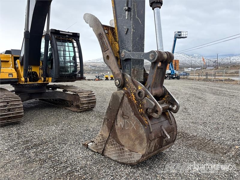 John Deere 250G LC Gravemaskiner på larvebånd