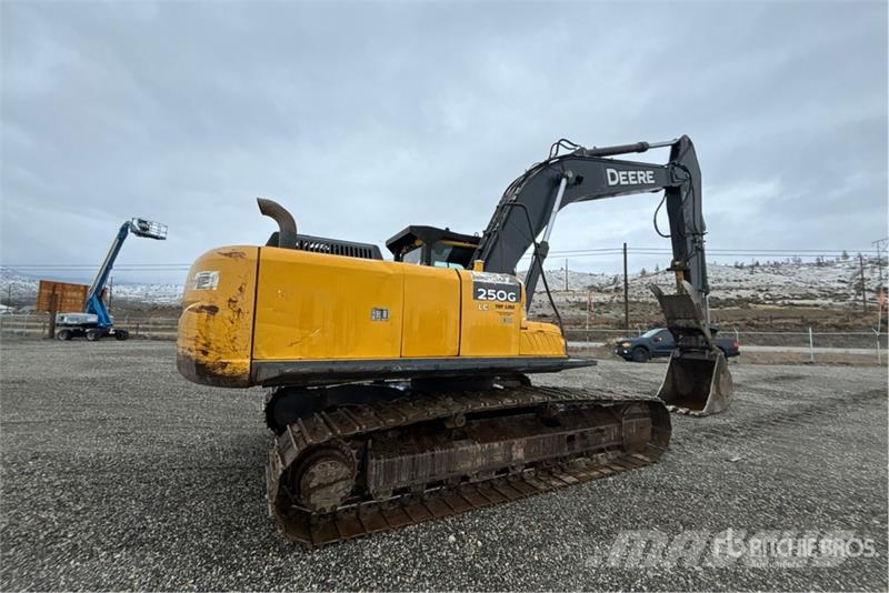 John Deere 250G LC Gravemaskiner på larvebånd