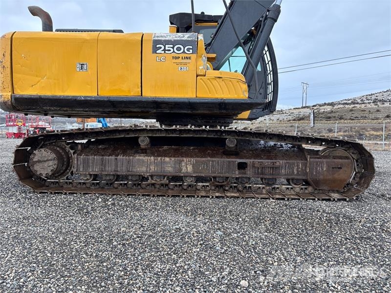 John Deere 250G LC Gravemaskiner på larvebånd