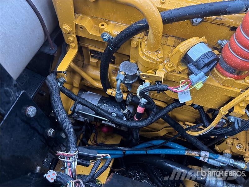 John Deere 250G LC Gravemaskiner på larvebånd