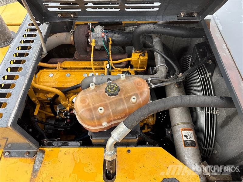 John Deere 250G LC Gravemaskiner på larvebånd