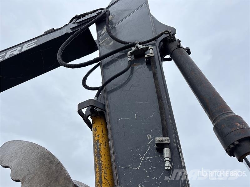 John Deere 250G LC Gravemaskiner på larvebånd