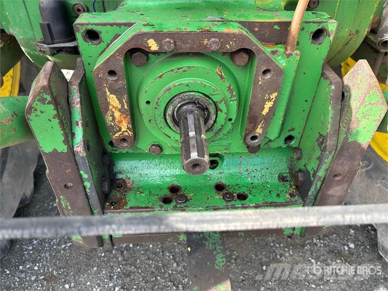 John Deere 2955 Traktori