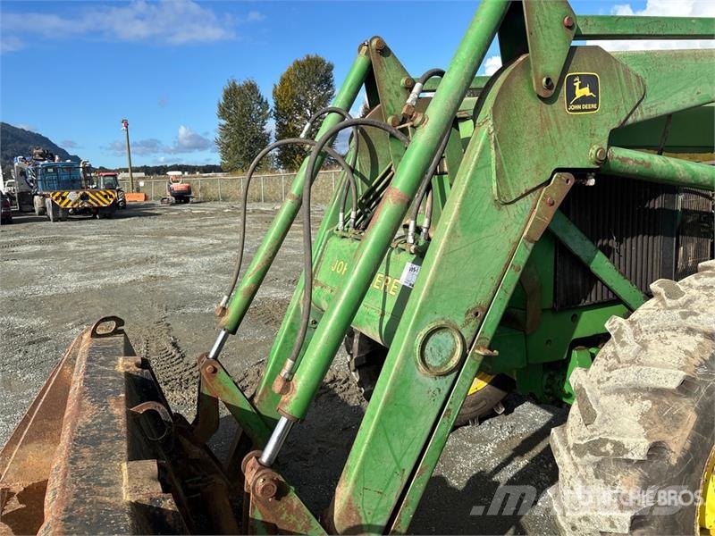 John Deere 2955 Traktori