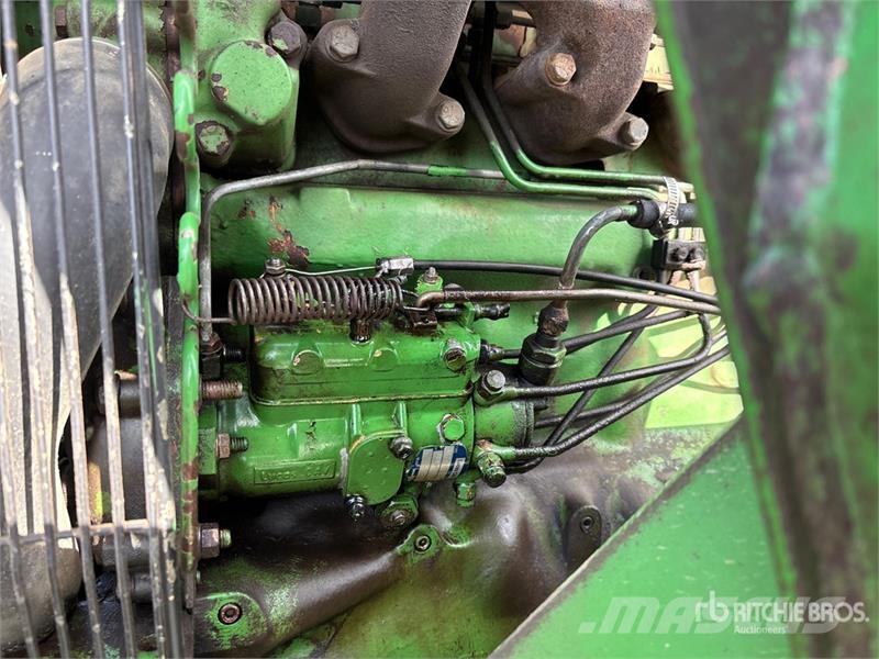 John Deere 2955 Traktori