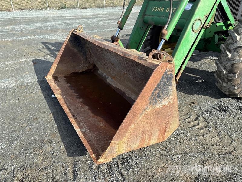 John Deere 2955 Traktori