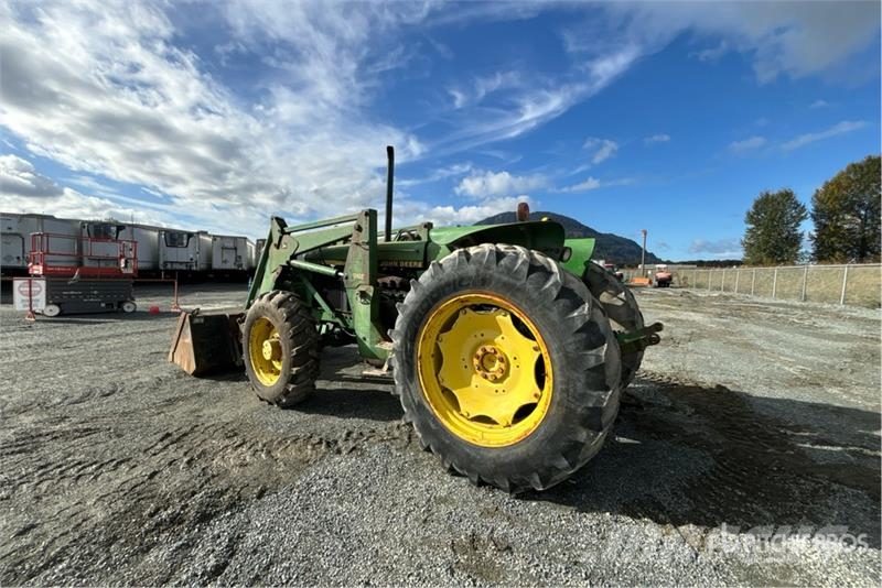 John Deere 2955 Traktori