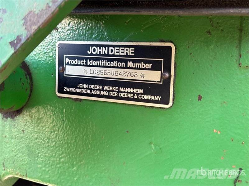 John Deere 2955 Traktori