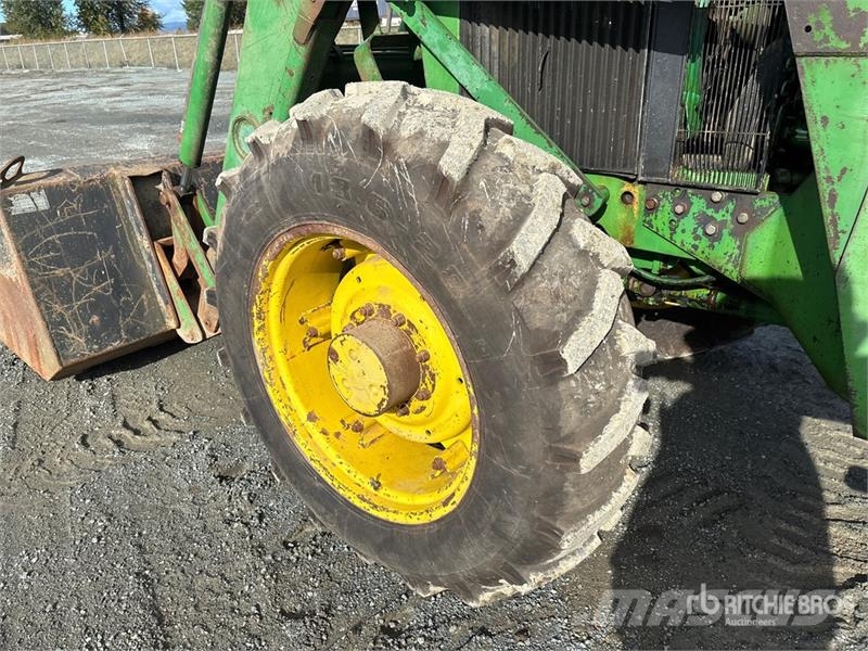 John Deere 2955 Traktori